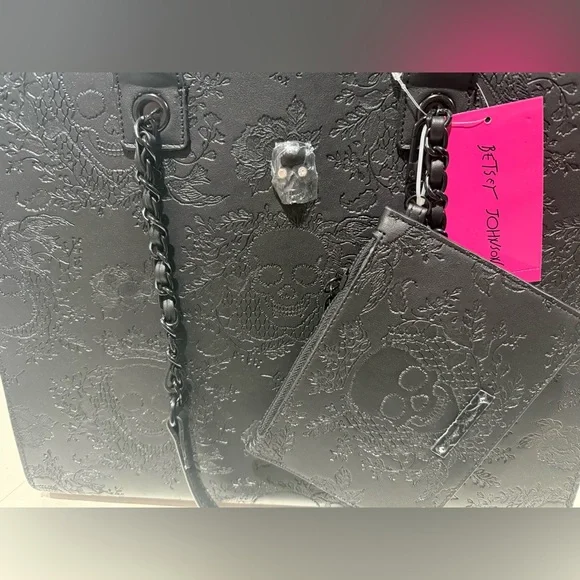 Betsey Johnson Skull Tote - Picture 4 of 11